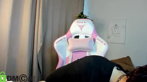 Sarah online show from 10-27-25, 09:02