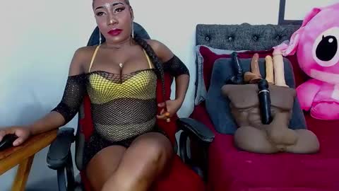 Snapshot of sara_greyx chatting on 12-19-24, 02:23 Sara Greyx online show from 12-19-24, 02:23