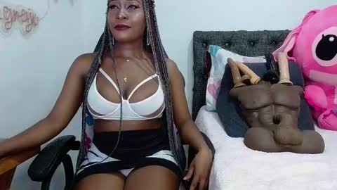 Snapshot of sara_greyx chatting on 01-18-25, 12:02 Sara Greyx online show from 01-18-25, 12:02
