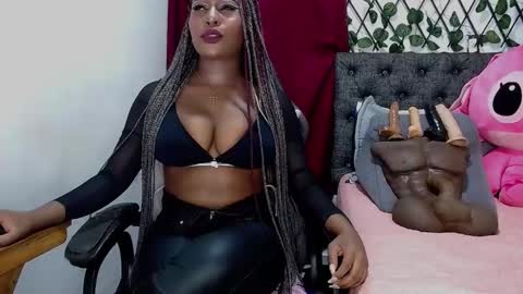 Snapshot of sara_greyx chatting on 02-19-25, 07:05 Sara Greyx online show from 02-19-25, 07:05