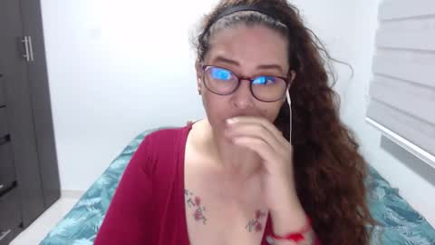 Snapshot of sara_hot46 chatting on 01-08-26, 10:39 Sara hot46 online show from 01-08-26, 10:39