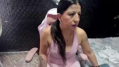 no limits sarah online show from 11-17-25, 12:11