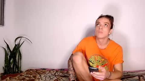 sara_johnson__ online show from 09-27-25, 05:01