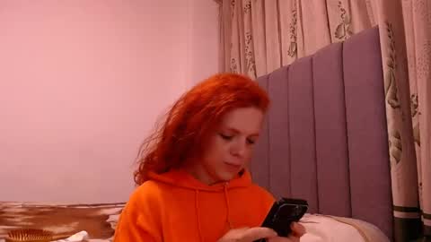 sara_johnson__ online show from 04-27-26, 10:24