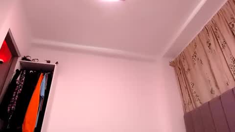 sara_johnson__ online show from 07-01-26, 12:12