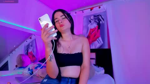 Snapshot of sara_leenn chatting on 02-24-25, 04:26 online show from 02-24-25, 04:26