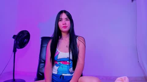 Snapshot of sara_leenn chatting on 09-12-25, 04:34 online show from 09-12-25, 04:34