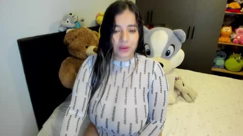 Snapshot of sara_lizcano chatting on 11-20-25, 09:42 sarah LIZCANO....... online show from 11-20-25, 09:42