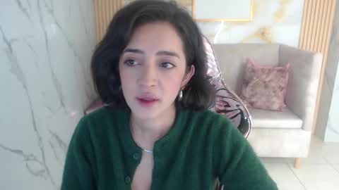 Snapshot of sara_lopez_s chatting on 10-18-25, 01:23 Sara online show from 10-18-25, 01:23