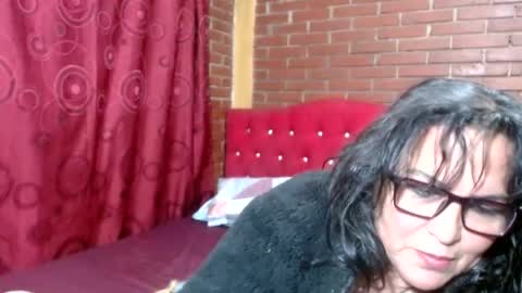 Snapshot of sara_love43 chatting on 06-20-26, 06:27 Sara love online show from 06-20-26, 06:27