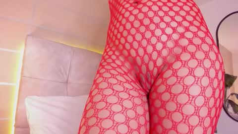 Snapshot of sara_mac_ chatting on 02-01-26, 05:00 Sara online show from 02-01-26, 05:00