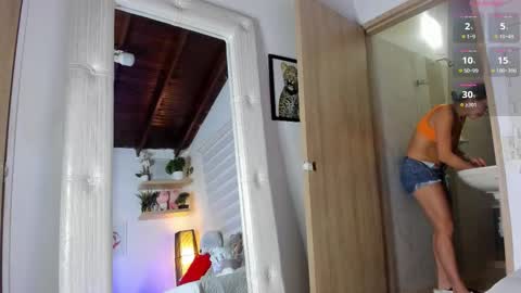 Snapshot of sara_madrid_ chatting on 02-22-26, 01:20 online show from 02-22-26, 01:20