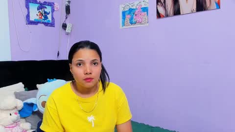 Sara Mendez online show from 10-24-25, 01:57