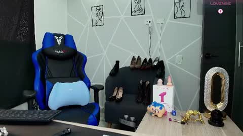 Snapshot of sara_moon3 chatting on 06-27-26, 12:22 Sara online show from 06-27-26, 12:22