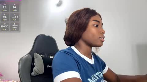 Snapshot of sara_muscle chatting on 12-13-24, 12:20 Sara online show from 12-13-24, 12:20