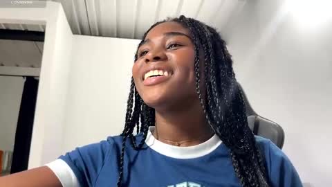 Snapshot of sara_muscle chatting on 01-09-25, 12:57 Sara online show from 01-09-25, 12:57