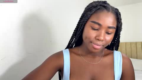 Snapshot of sara_muscle chatting on 09-24-25, 09:40 Sara online show from 09-24-25, 09:40