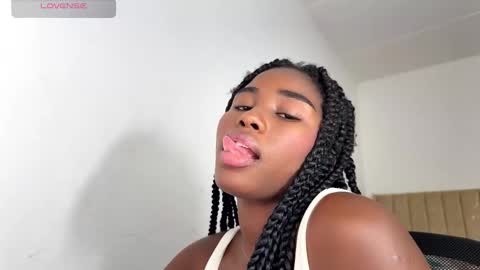 Snapshot of sara_muscle chatting on 10-02-25, 11:45 Sara online show from 10-02-25, 11:45