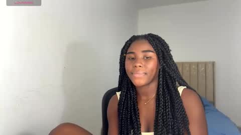 Snapshot of sara_muscle chatting on 10-14-25, 11:38 Sara online show from 10-14-25, 11:38