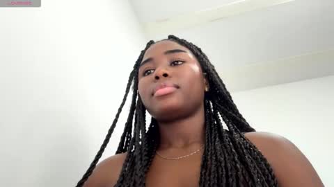 Snapshot of sara_muscle chatting on 02-17-26, 05:37 Sara online show from 02-17-26, 05:37