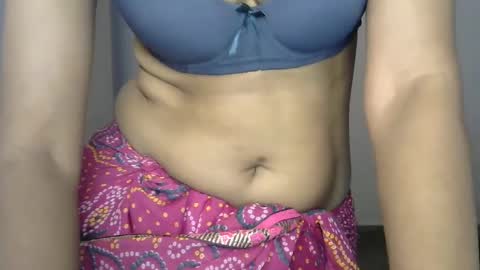 Snapshot of sara_shrma chatting on 12-28-24, 06:39 sara online show from 12-28-24, 06:39