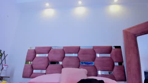 sara_sm1th_ online show from 07-14-26, 11:38