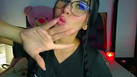 sara_stone03 online show from 02-26-26, 03:22