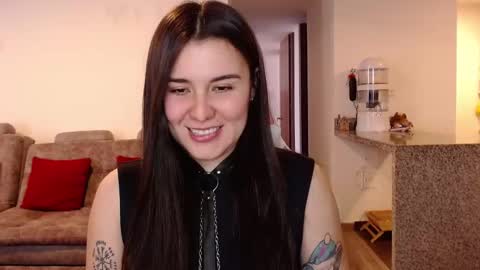 Snapshot of sara_sunrise_ chatting on 10-31-25, 07:04 Sara online show from 10-31-25, 07:04