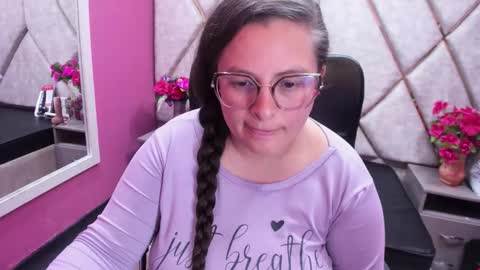 sara_thonson_ online show from 10-02-25, 04:41