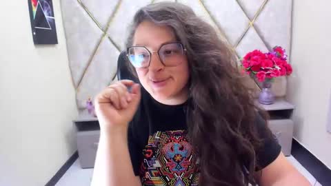 sara_thonson_ online show from 05-05-26, 03:36