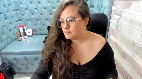 sara_thonson_ online show from 06-08-26, 04:13