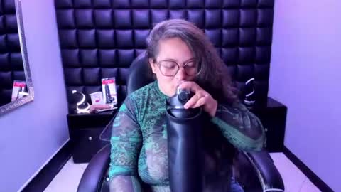 sara_thonson_ online show from 07-30-26, 04:11
