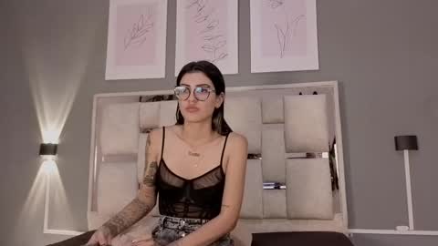 sara online show from 11-15-25, 03:04