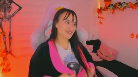 Snapshot of saraa_ramirez chatting on 10-16-25, 09:21 Sarah Ramirez online show from 10-16-25, 09:21