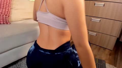 Snapshot of saraaah_fox chatting on 12-16-25, 02:38 Sarah online show from 12-16-25, 02:38