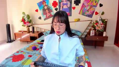 Alahia and Marilyn online show from 01-15-25, 04:54