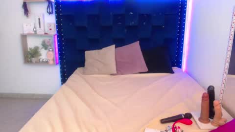Snapshot of saraapril_1 chatting on 02-02-25, 12:35 SARAHGIL online show from 02-02-25, 12:35