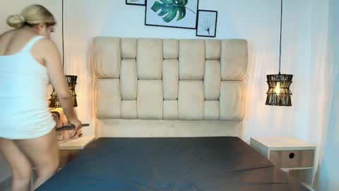 sarablonde_t online show from 06-06-26, 07:40