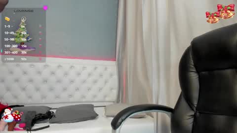Snapshot of saraby_blandon chatting on 12-29-24, 10:34 online show from 12-29-24, 10:34