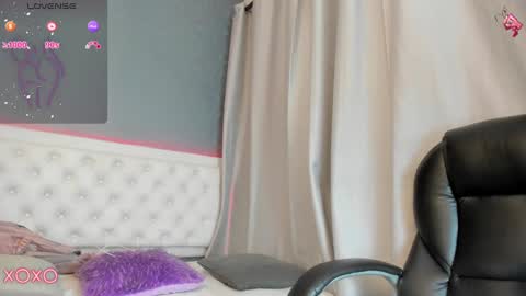 Snapshot of saraby_blandon chatting on 01-09-25, 10:31 online show from 01-09-25, 10:31