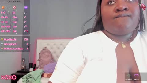 Snapshot of saraby_blandon chatting on 01-12-25, 01:37 online show from 01-12-25, 01:37