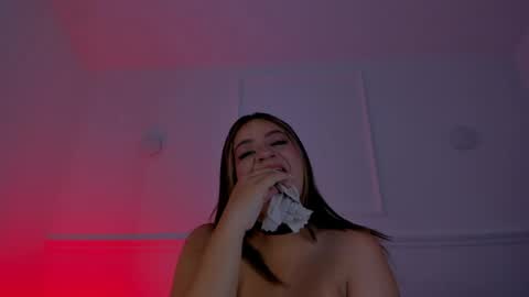 Sarah Bonneth online show from 04-11-26, 11:47