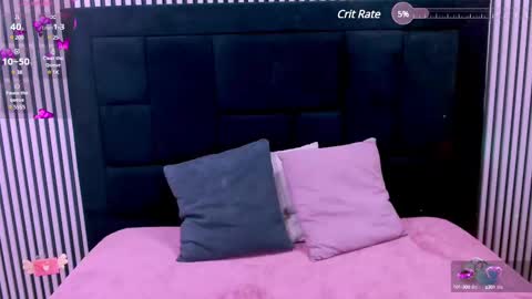 Snapshot of sarah_cream chatting on 03-05-25, 01:52 Sarah online show from 03-05-25, 01:52