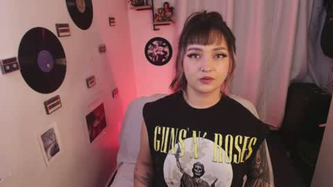 Sara online show from 06-17-26, 04:48