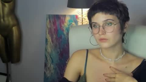 Snapshot of sarah_desire01 chatting on 09-18-25, 01:35 Sarah online show from 09-18-25, 01:35