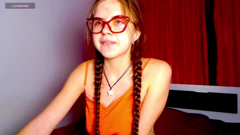 Snapshot of sarah_hs chatting on 12-03-24, 03:44 Sarah online show from 12-03-24, 03:44