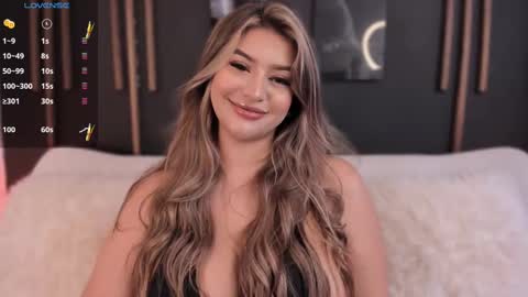 Snapshot of sarah_jacobbs chatting on 02-11-25, 03:18 online show from 02-11-25, 03:18