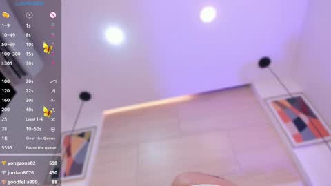 Snapshot of sarah_jacobbs chatting on 02-25-25, 03:05 online show from 02-25-25, 03:05