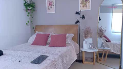 Snapshot of sarah_rayy chatting on 11-12-25, 05:46 sarah_rayy online show from 11-12-25, 05:46