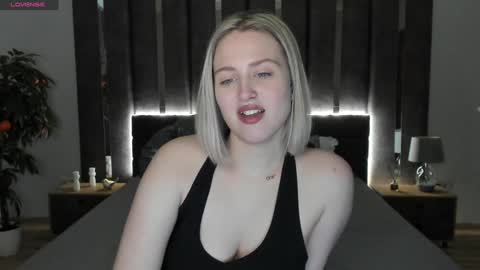 Snapshot of sarah_soul chatting on 12-12-24, 04:15 Sarah online show from 12-12-24, 04:15
